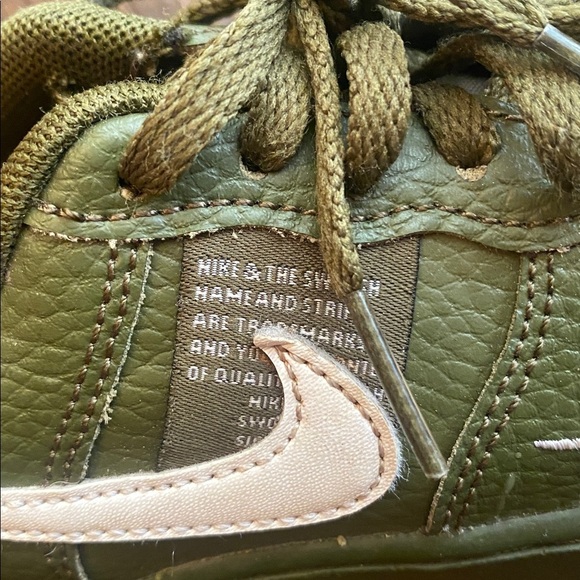 Nike Olive Green Sneakers with White Logo - Picture 8 of 8